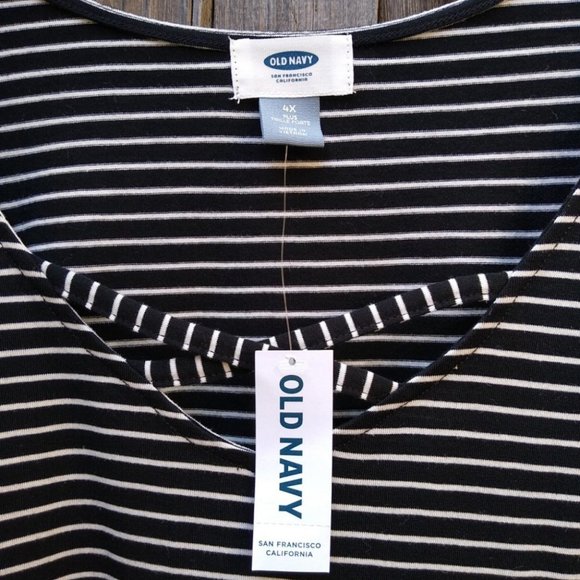 Old Navy Black & White Striped V-Neck Tank Top Criss-Cross Front Size 4X Plus NW - Picture 8 of 8